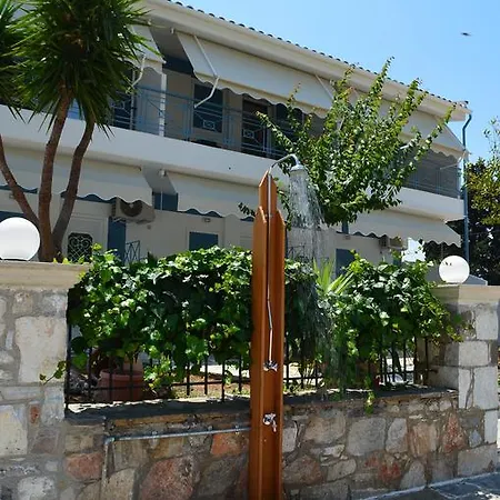 Apart Otel Ammos Glífa